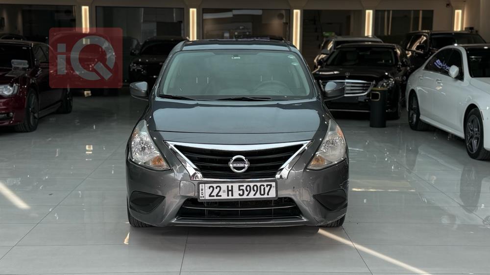 نيسان فيرسا